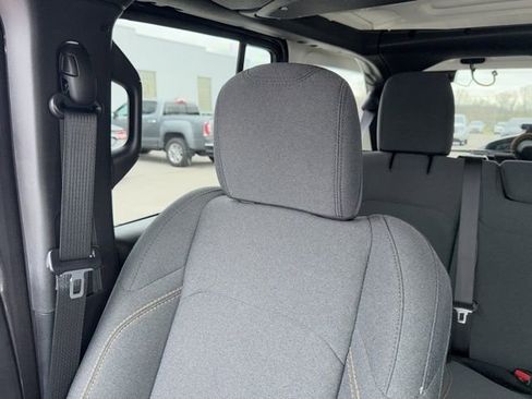 Used 2025 Jeep Wrangler Sport S image 47