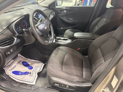 Used 2020 Chevrolet Malibu LT FWD image 21