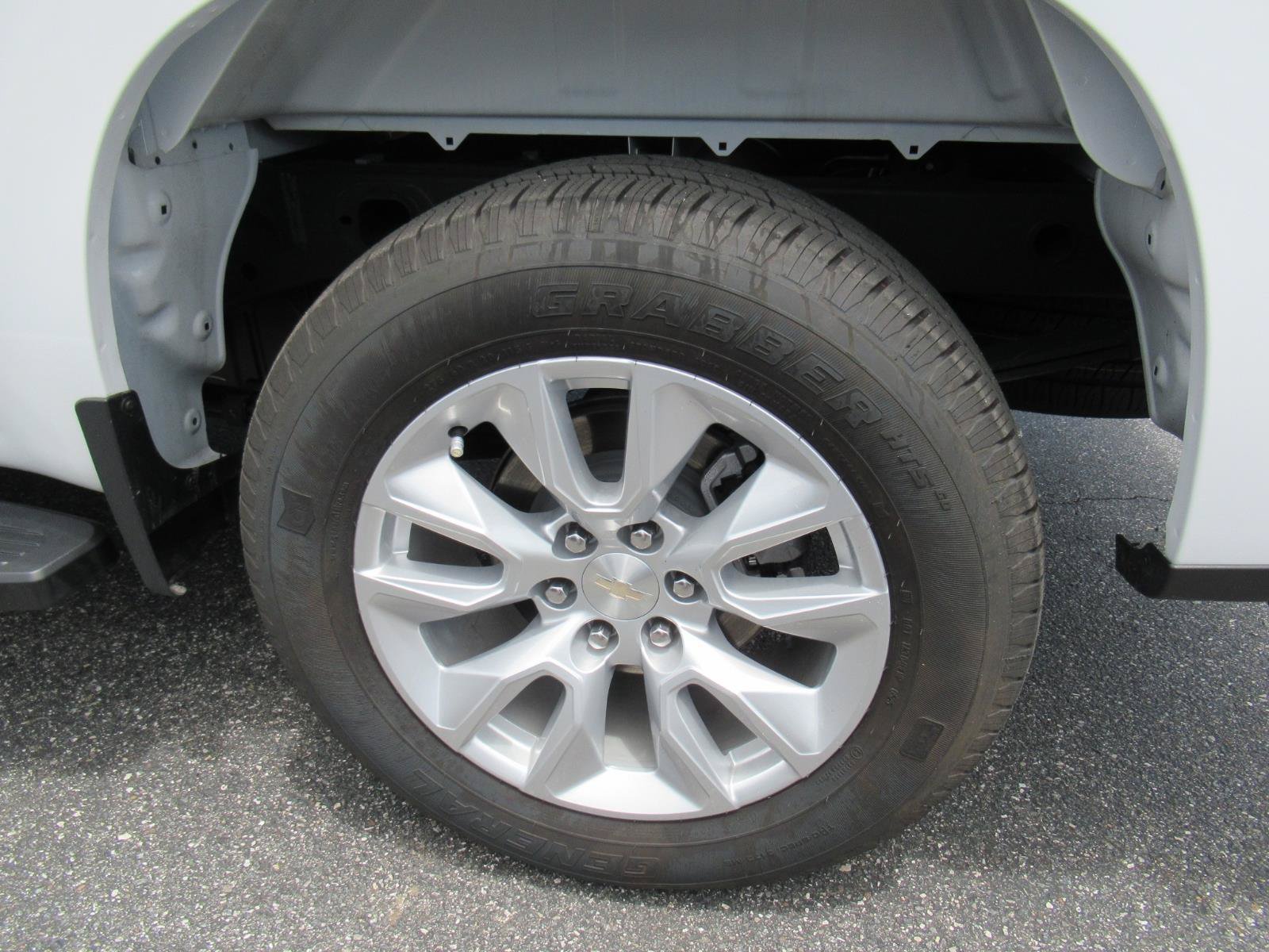 Certified 2025 Chevrolet Silverado 1500 Custom RWD image 8