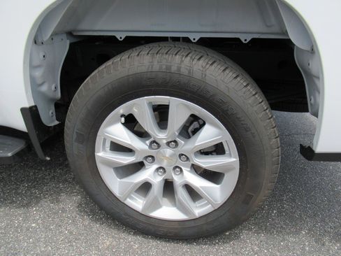 Used 2025 Chevrolet Silverado 1500 Custom RWD image 8