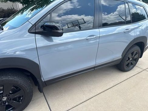 Used 2022 Honda Pilot TrailSport image 3