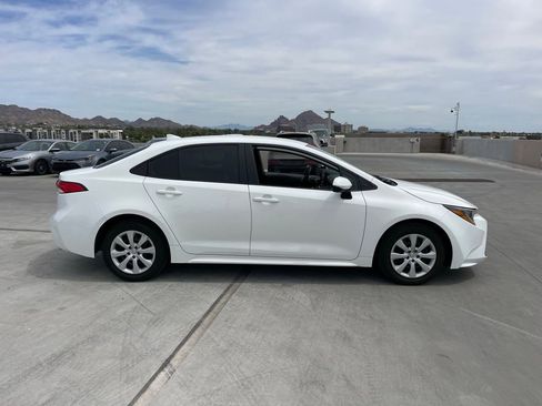 Used 2025 Toyota Corolla LE image 3