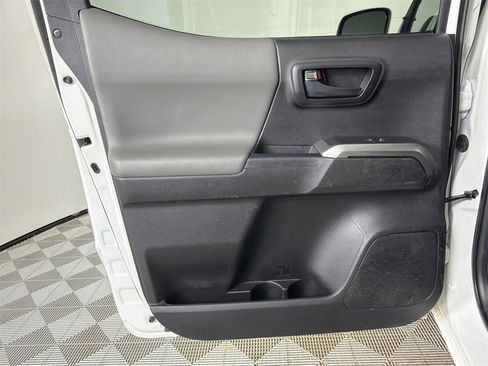Used 2022 Toyota Tacoma SR5 image 21