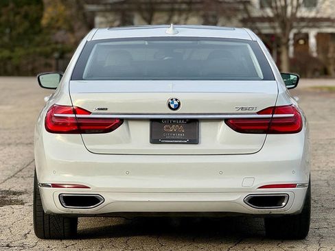 Used 2016 BMW 750i xDrive image 9