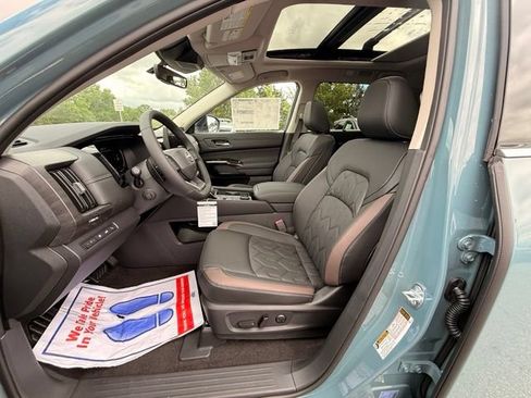 New 2026 Nissan Pathfinder Platinum w/ Cargo Package AWD/4WD image 12