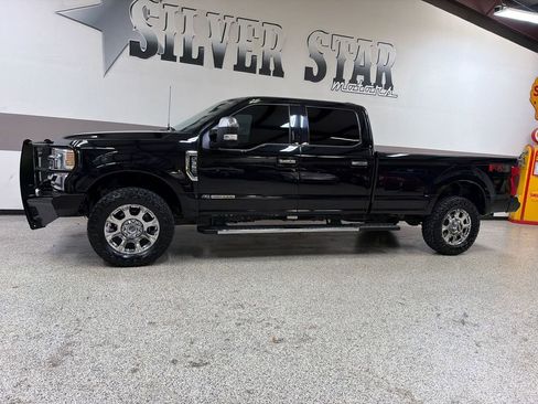 Used 2022 Ford F350 Lariat w/ Lariat Ultimate Package AWD/4WD image 4