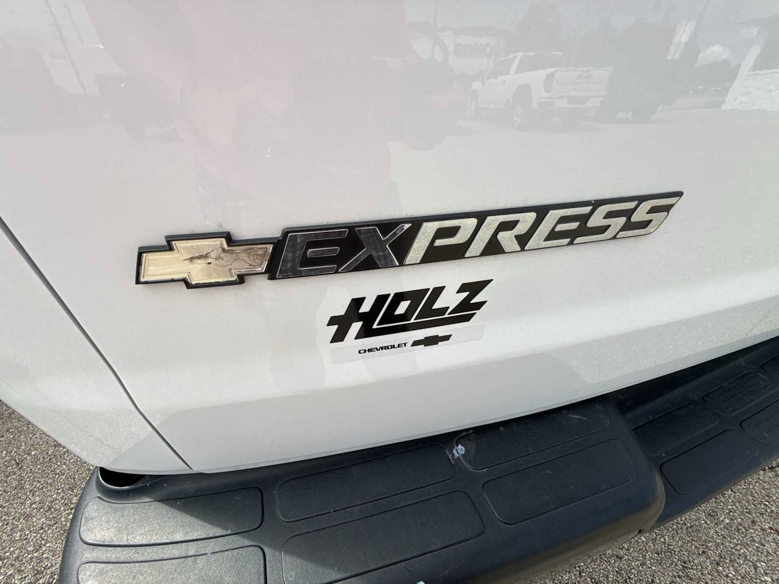 Used 2019 Chevrolet Express 2500 w/ Driver Convenience Package RWD image 25