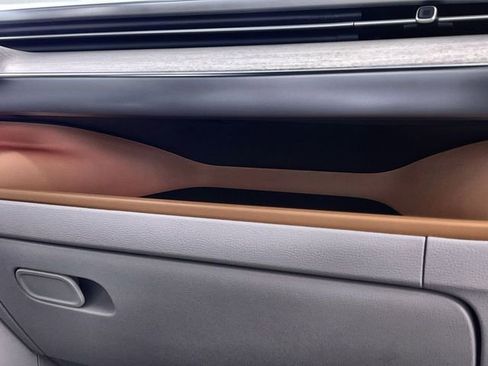 New 2025 Volkswagen ID. Buzz 1st Edition image 33