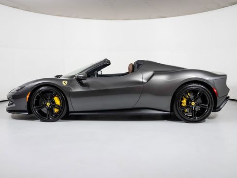 Used 2023 Ferrari 296 GTS RWD image 3