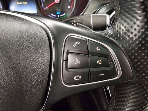 Used 2019 Mercedes-Benz GLC 350e 4MATIC image 12