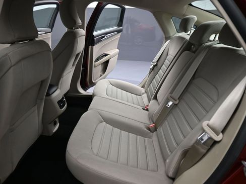 Certified 2019 Ford Fusion SE image 20