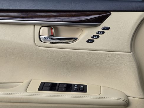 Used 2014 Lexus ES 350 image 25