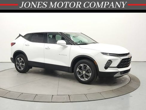 Used 2025 Chevrolet Blazer LT AWD/4WD image 1