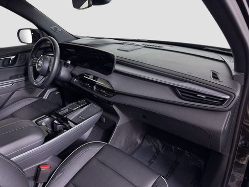 Used 2025 Buick Enclave Sport Touring w/ Power Package image 30