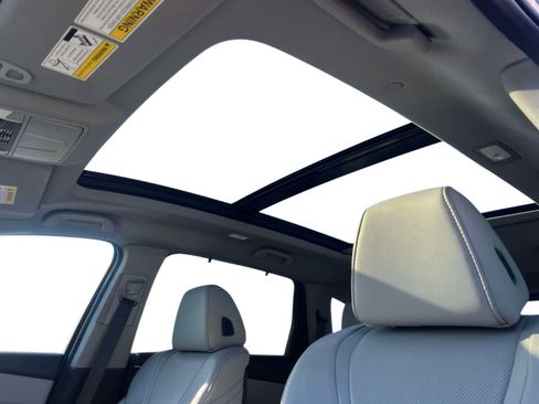 Used 2023 Acura MDX SH-AWD w/ Technology Package image 12