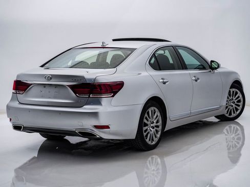 Used 2013 Lexus LS 460 AWD w/ Comfort Pkg image 10