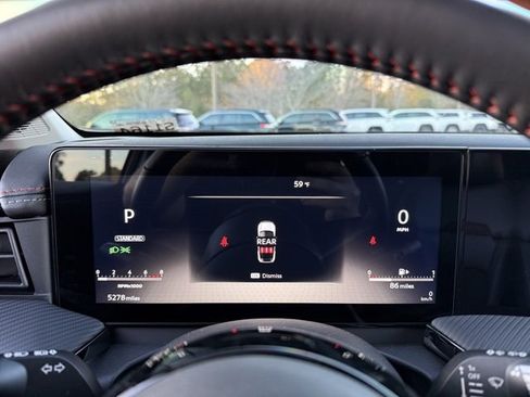 Used 2025 Nissan Kicks SR image 15