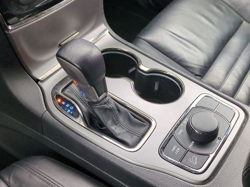 Used 2020 Jeep Grand Cherokee Limited X image 38