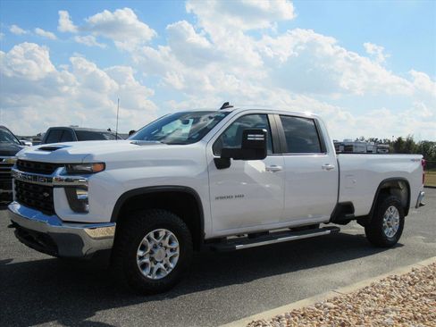 Used 2021 Chevrolet Silverado 3500 LT image 3