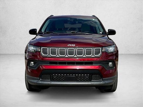 Used 2022 Jeep Compass Latitude AWD/4WD image 3