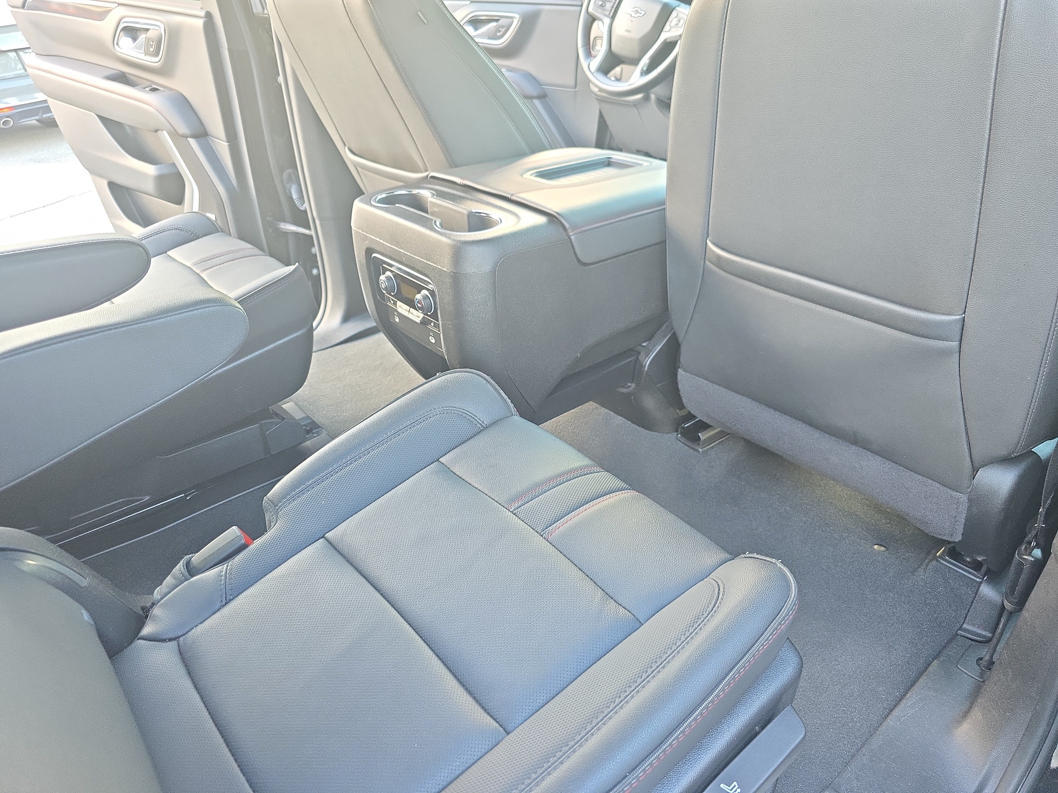 Used 2024 Chevrolet Tahoe RST w/ Luxury Package AWD/4WD image 11