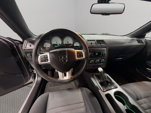 Used 2012 Dodge Challenger R/T RWD image 17