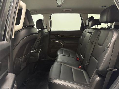 Used 2024 Kia Telluride LX FWD image 19