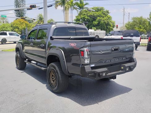 Used 2021 Toyota Tacoma SR5 RWD image 5