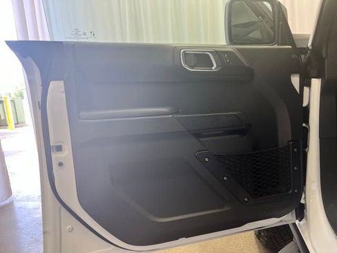 New 2025 Ford Bronco Badlands image 6