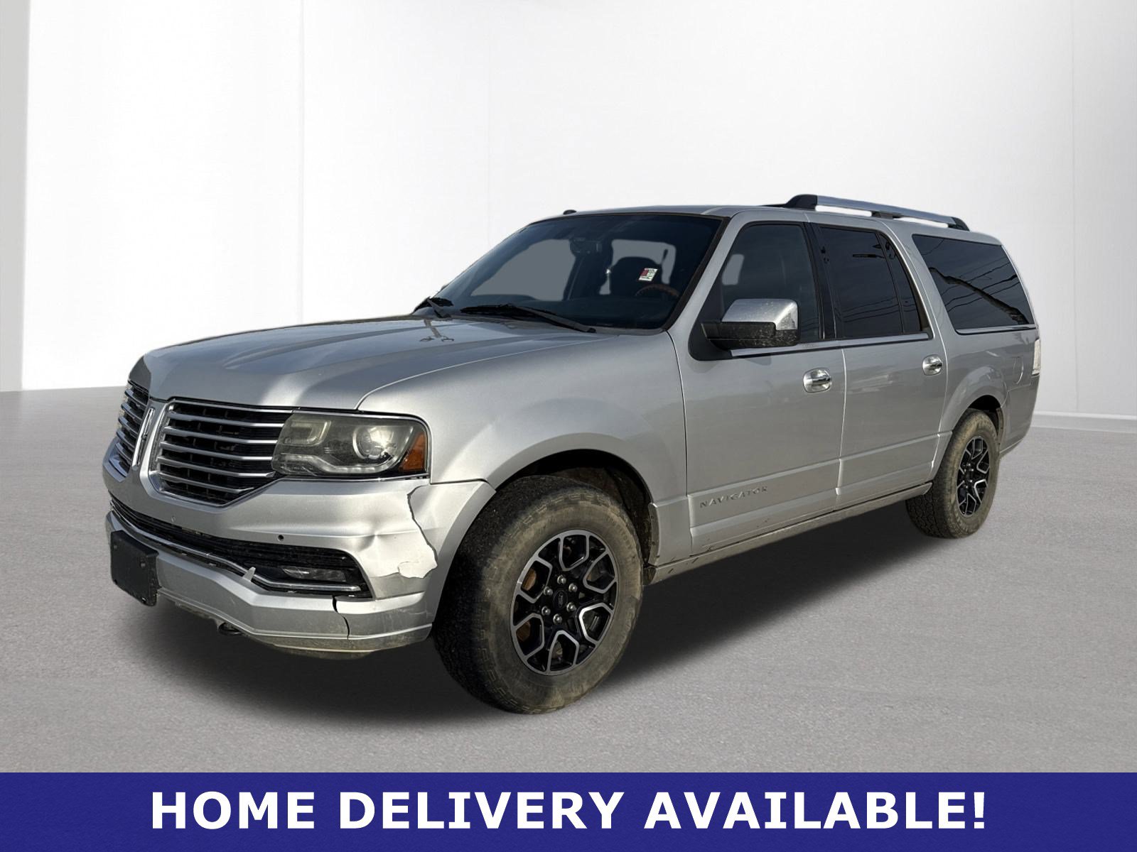 Used 2015 Lincoln Navigator L 2WD image 3