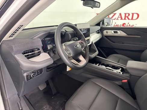 New 2025 Ford Explorer Active w/ Active Comfort Package image 15