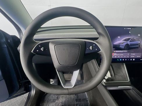 Used 2026 Tesla Model Y Long Range image 15