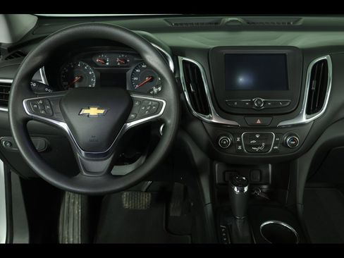 Used 2018 Chevrolet Equinox LT image 12