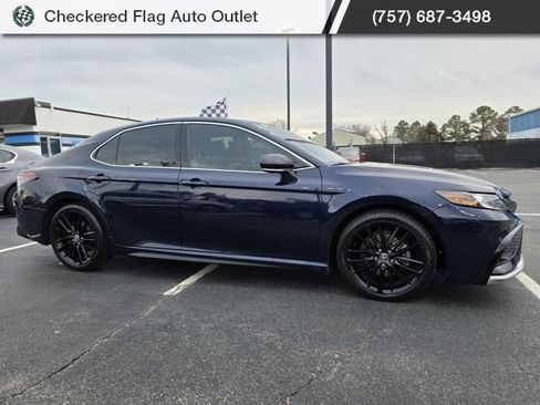 Used 2021 Toyota Camry XSE image 10