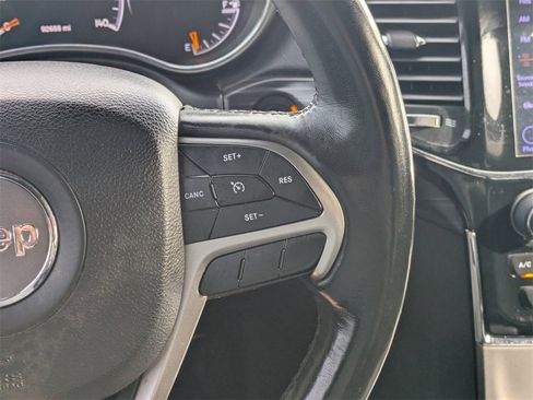Used 2019 Jeep Grand Cherokee Altitude image 17