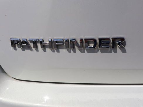 Used 2013 Nissan Pathfinder SL w/ Trailer Tow Pkg FWD image 10