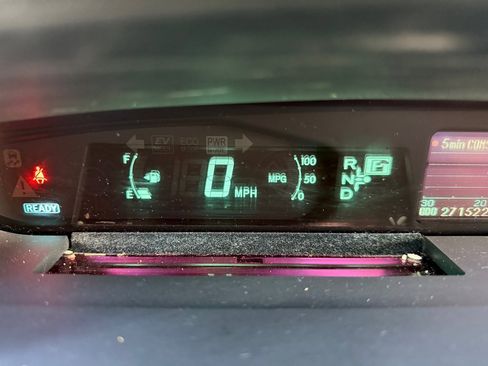 Used 2013 Toyota Prius Two image 13