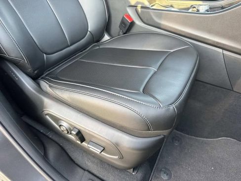 New 2025 Jeep Grand Cherokee L Limited w/ Luxury Tech Group II RWD image 15