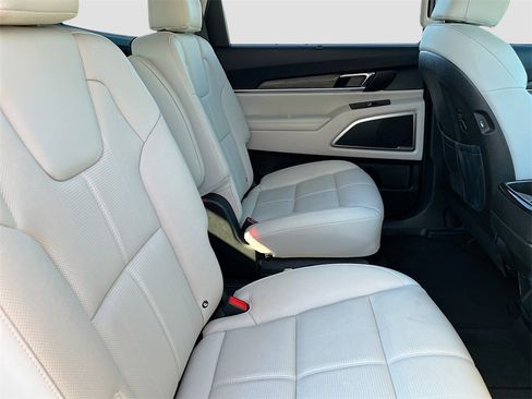 Used 2022 Kia Telluride EX w/ EX Premium Package image 29