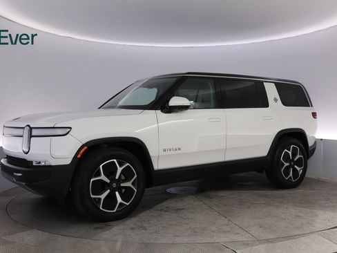 Used 2024 Rivian R1S Adventure AWD/4WD image 18