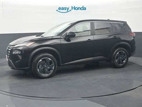 Used 2024 Nissan Rogue SV image 4