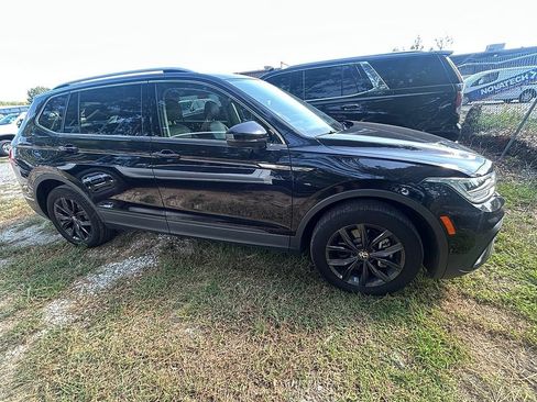 Used 2022 Volkswagen Tiguan SE AWD/4WD image 6