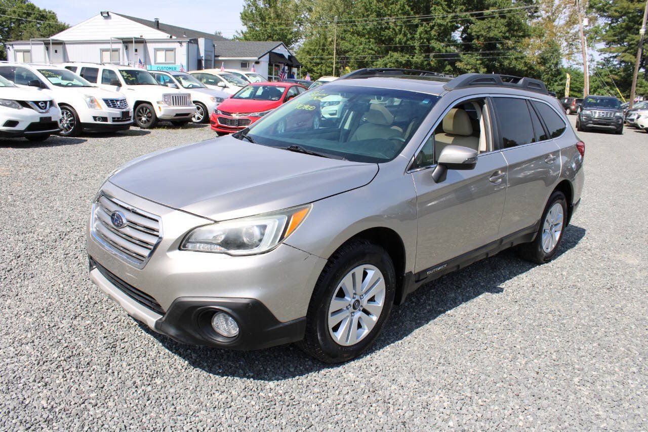 Used 2017 Subaru Outback 2.5i Premium AWD/4WD image 2