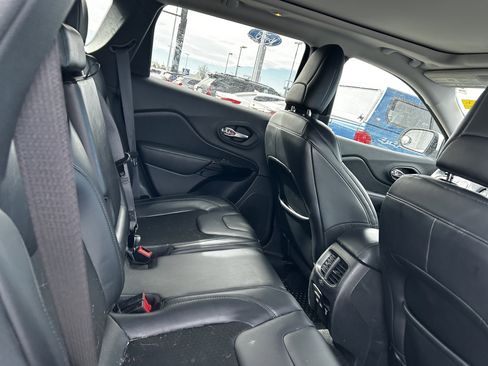 Used 2020 Jeep Cherokee Latitude Plus image 12