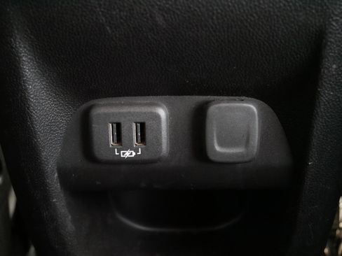 Used 2019 Chevrolet Colorado LT w/ LT Convenience Package image 11