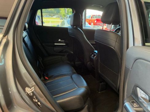 Used 2021 Mercedes-Benz GLA 250 4MATIC w/ Premium Package image 18