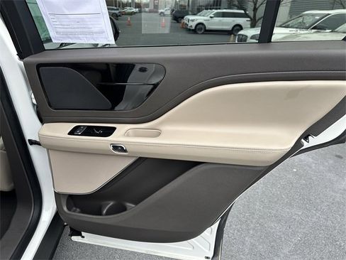 Certified 2023 Lincoln Aviator AWD w/ Premium Package image 41