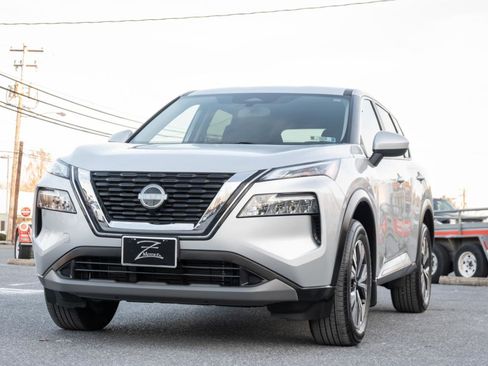 Used 2023 Nissan Rogue SV AWD/4WD image 6