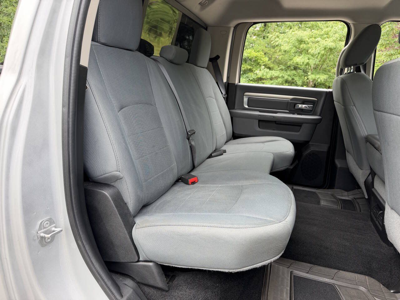 Used 2016 RAM 1500 Classic SLT AWD/4WD image 30