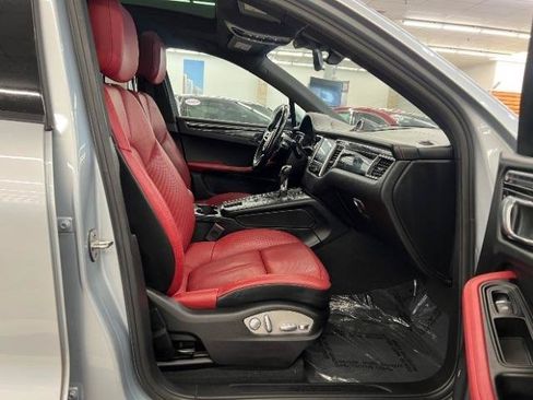 Used 2018 Porsche Macan AWD/4WD image 10